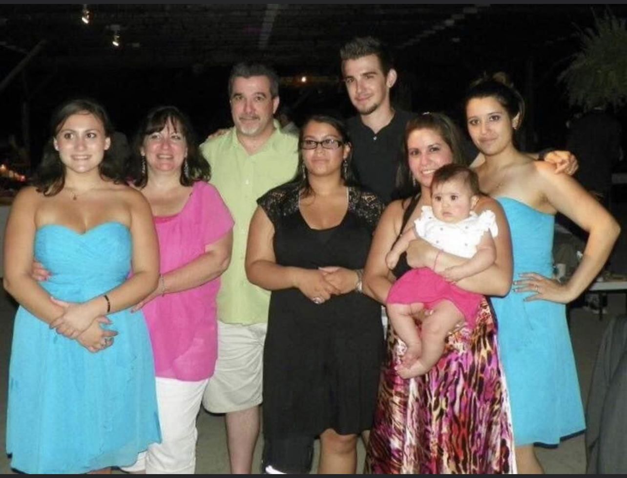 Petho-Family_Summer Miracles-Alumn