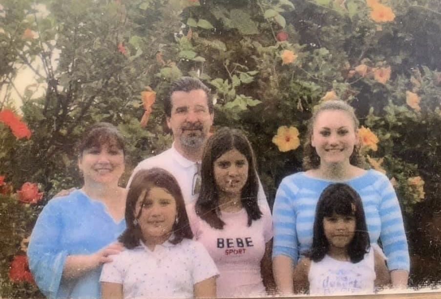 Young-Petho-sisters-with-parents_Summer Miracles