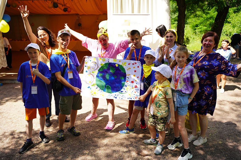 Kidsave-Children's-Day-Ukraine-Group-Shot