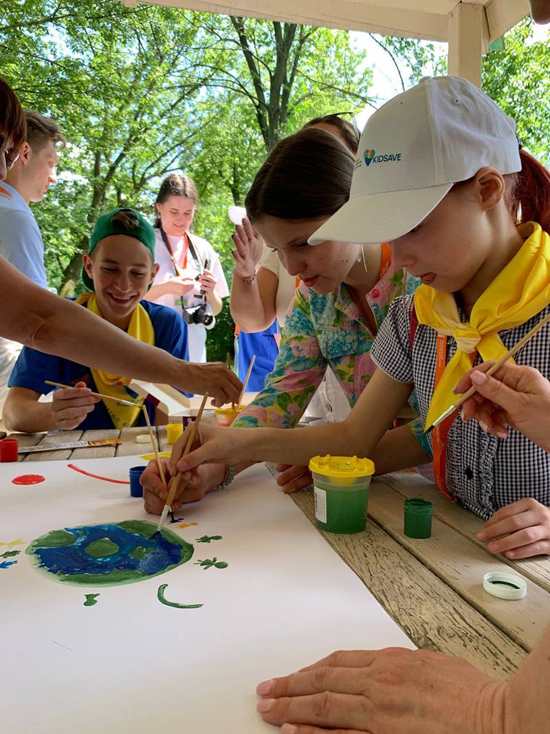 Kidsave-Children's-Day-Ukraine-Painting