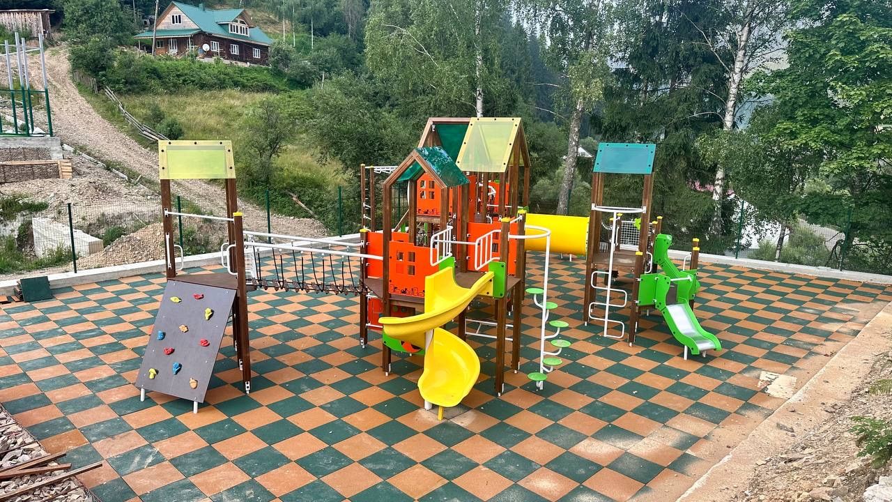 Kidsave-Miracles-Center-Ukraine-Playground-3 (1)