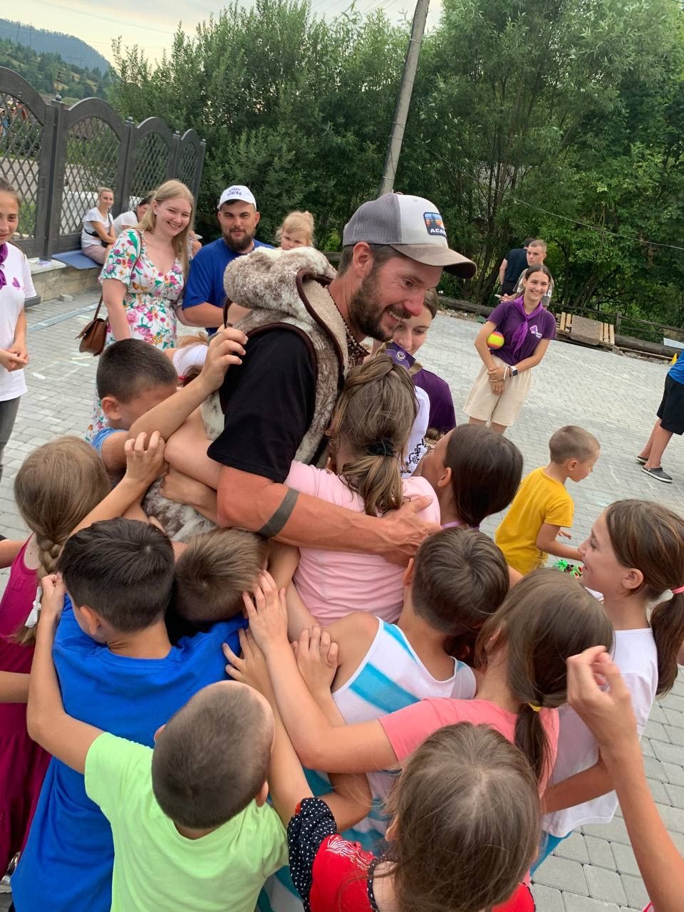 Kidsave-volunteer-Jake-McCamic-at-Miracles-Center