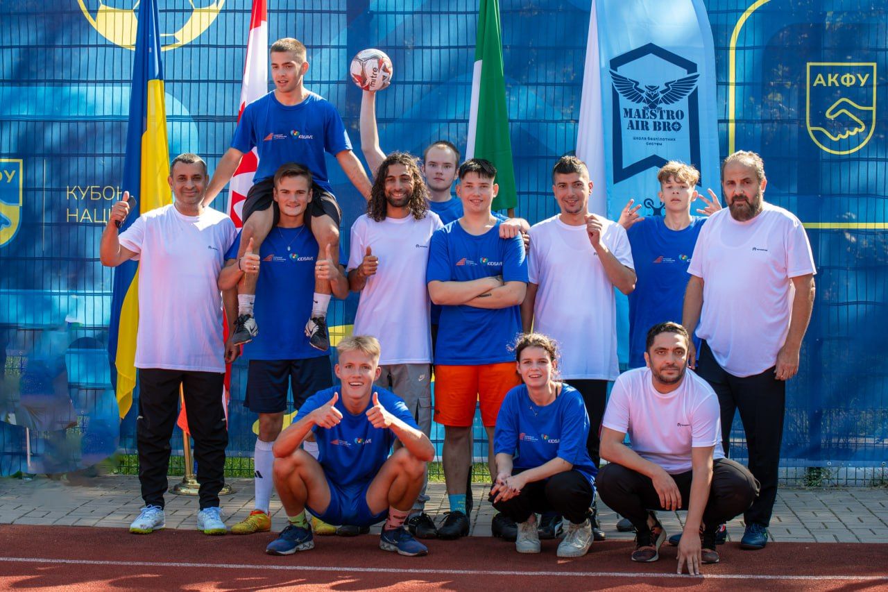 Kidsave-Ukraine-Mentoring-Group-soccer-game-group-photo_3