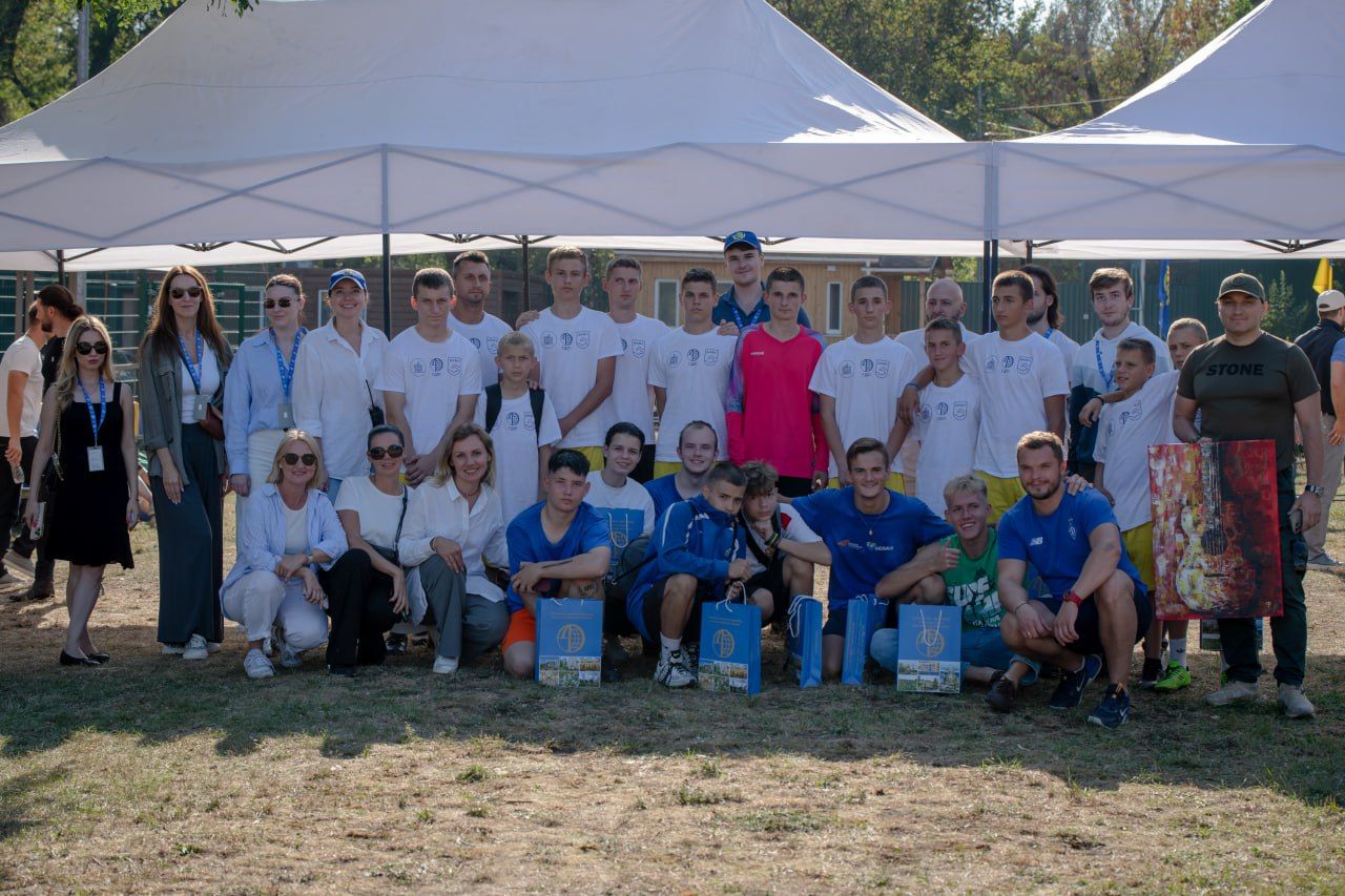 Kidsave-Ukraine-Mentoring-Group-soccer-game-whole-group
