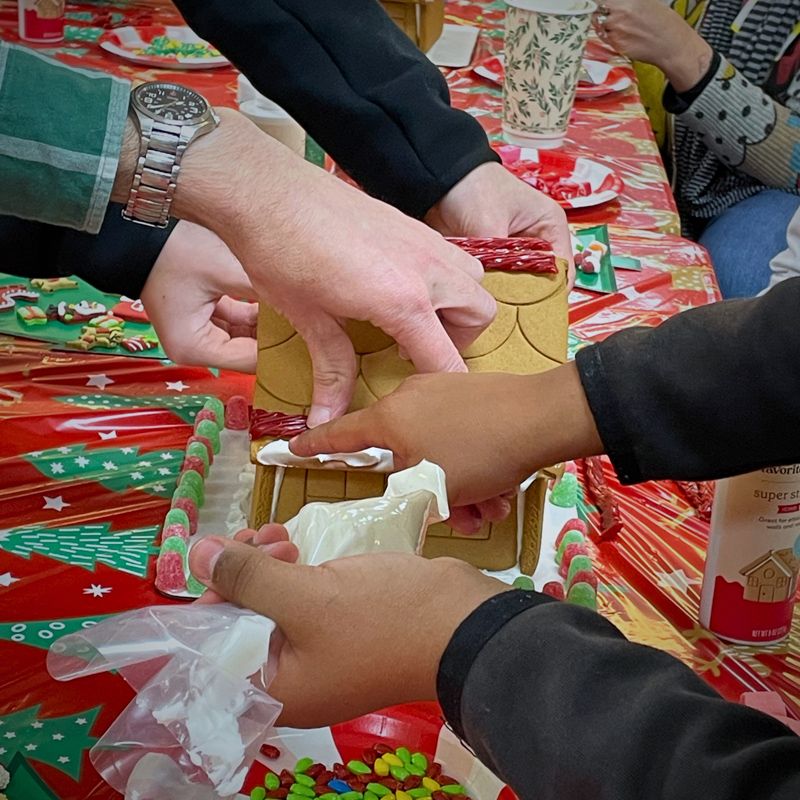 Kidsave-Weekend-Miracles-Virginia-Gingerbread-Houses