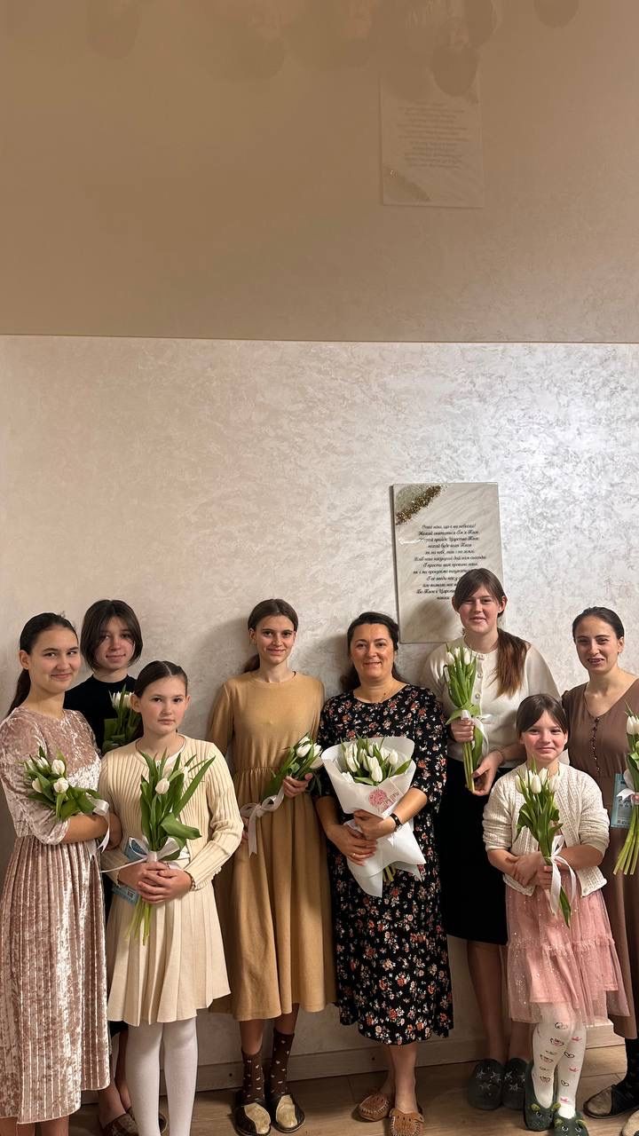 Olena-and-her-daughters